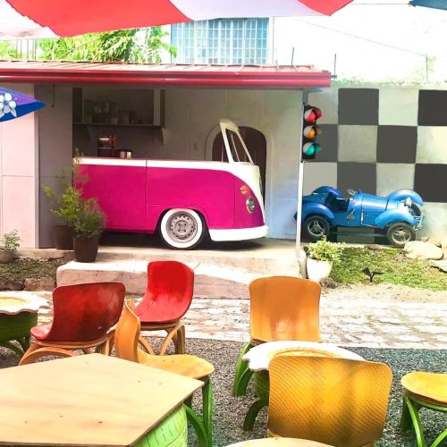 The KomplEat Kolors Retro Cafe’